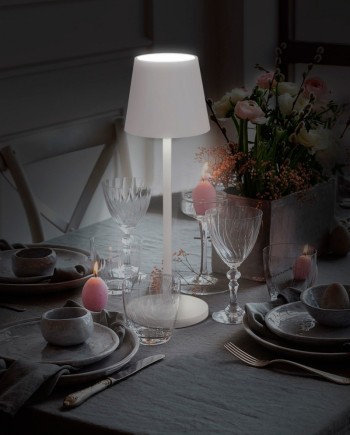 Lampe LED Nomade Sans fil noire ou blanche - Location événement intérieur/extérieur